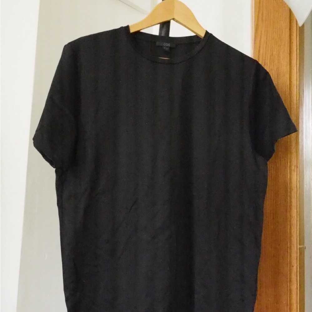 COS Black T-Shirt